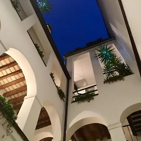 Rubra Apartment
